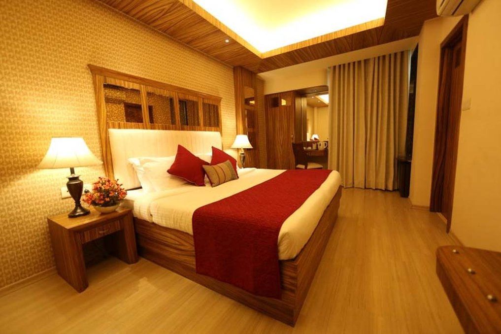 Clark International Hotel Delhi  Exterior photo