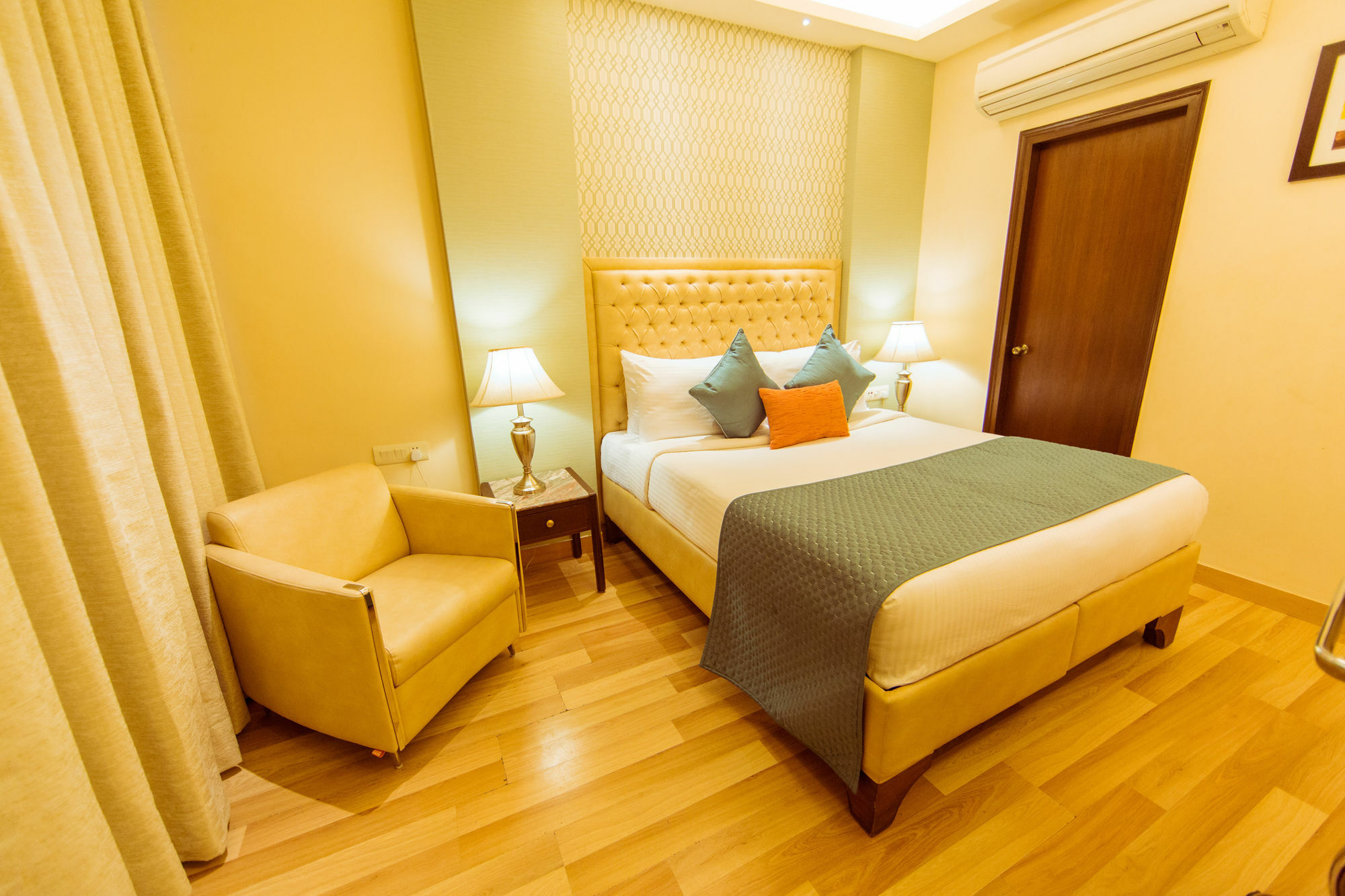 Clark International Hotel Delhi  Exterior photo