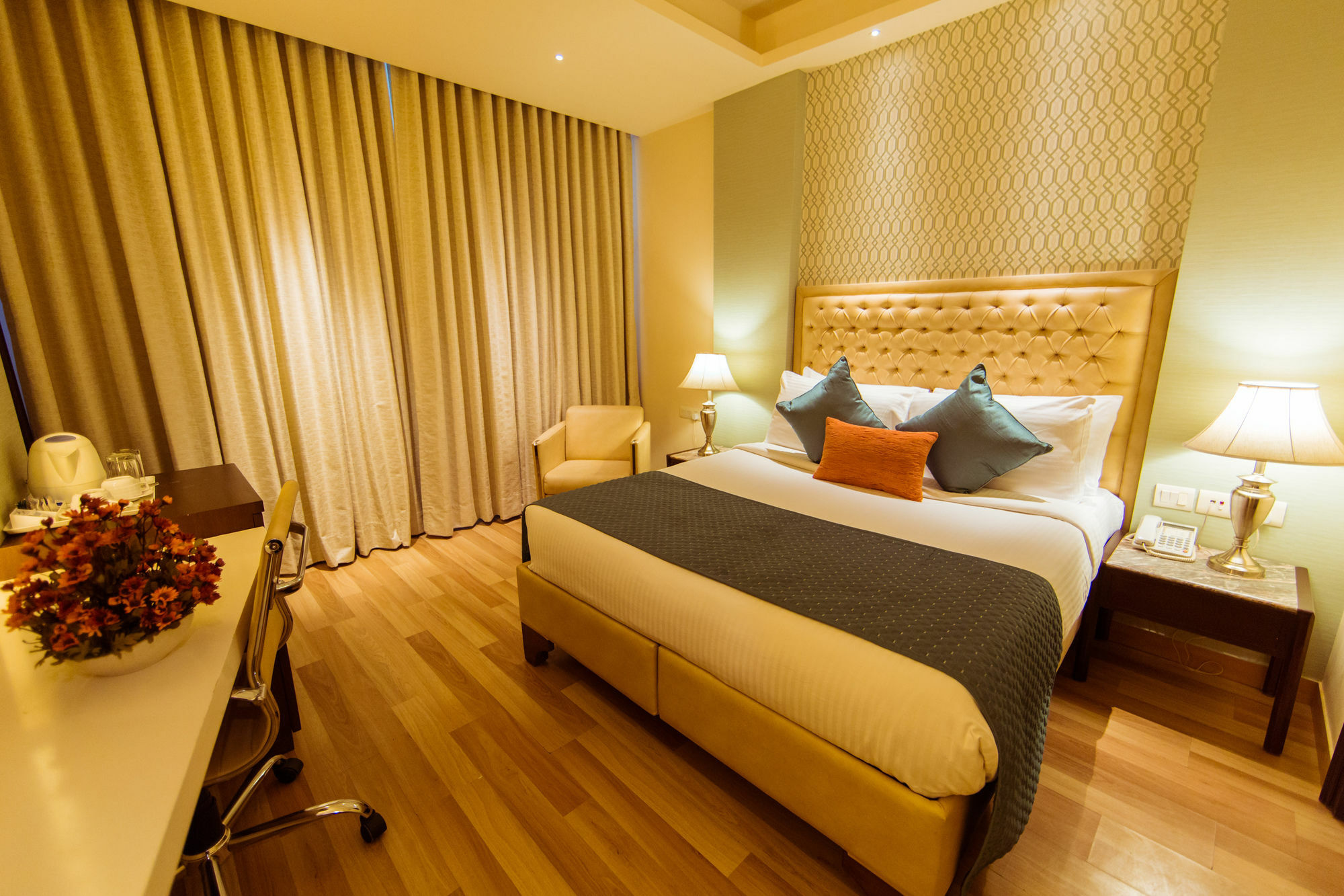 Clark International Hotel Delhi  Exterior photo