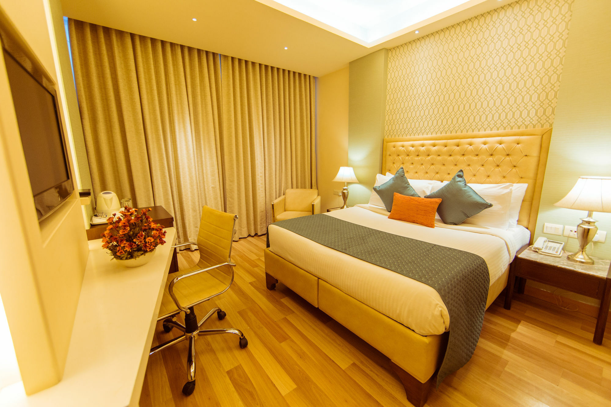 Clark International Hotel Delhi  Exterior photo